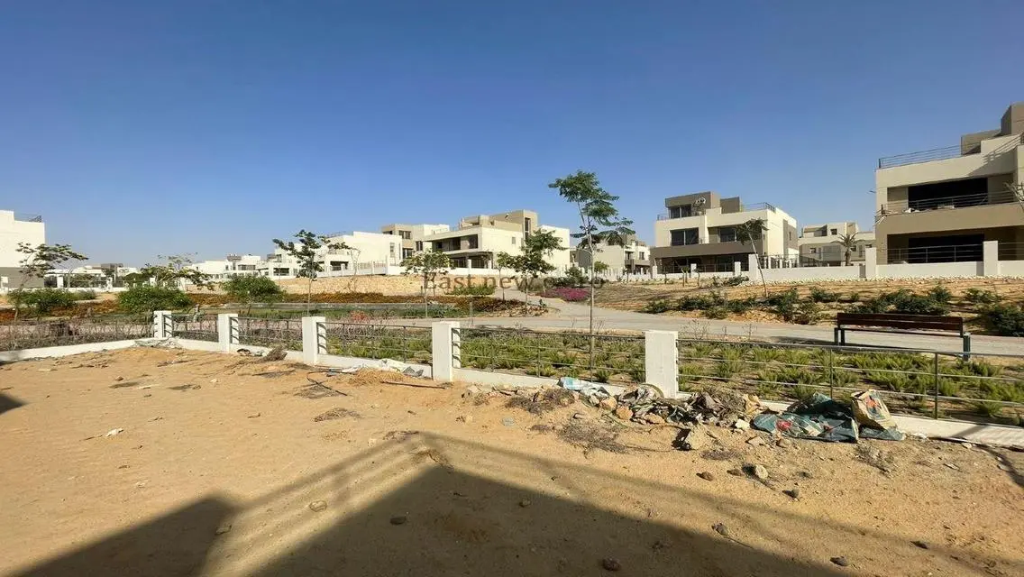 فيلا فاخرة مع مسبح وحديقة خاصة