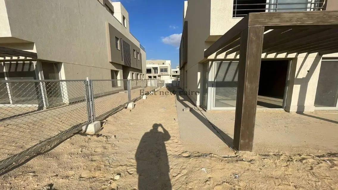 فيلا فاخرة مع مسبح وحديقة خاصة