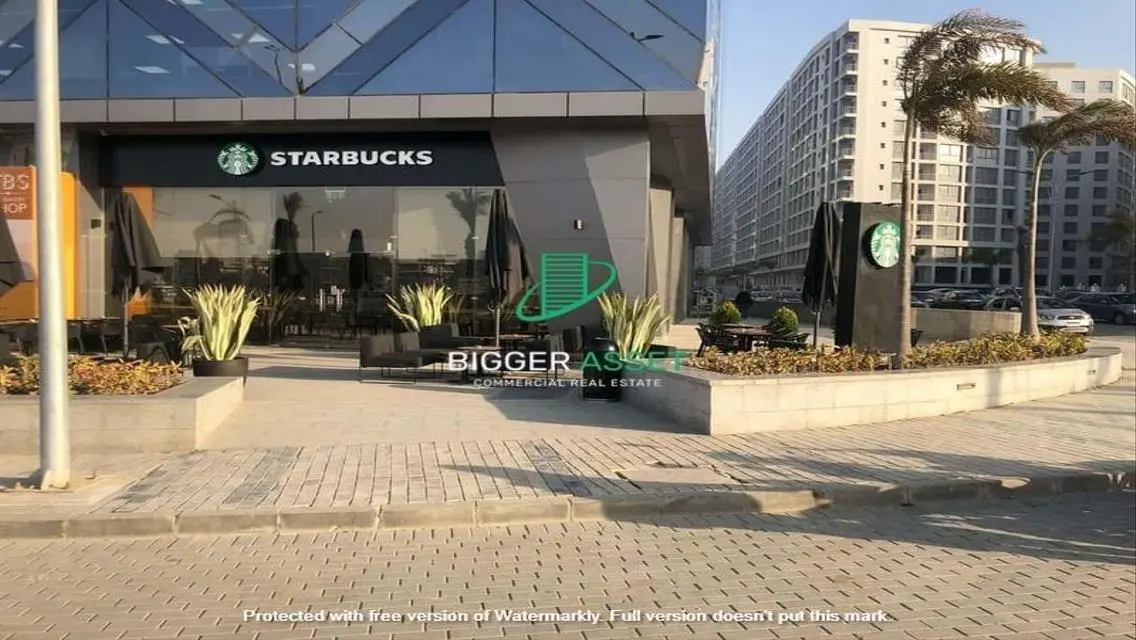 عقار مميز بمساحة 1500 متر مع موقف مغطى وغرفة اجتماعات