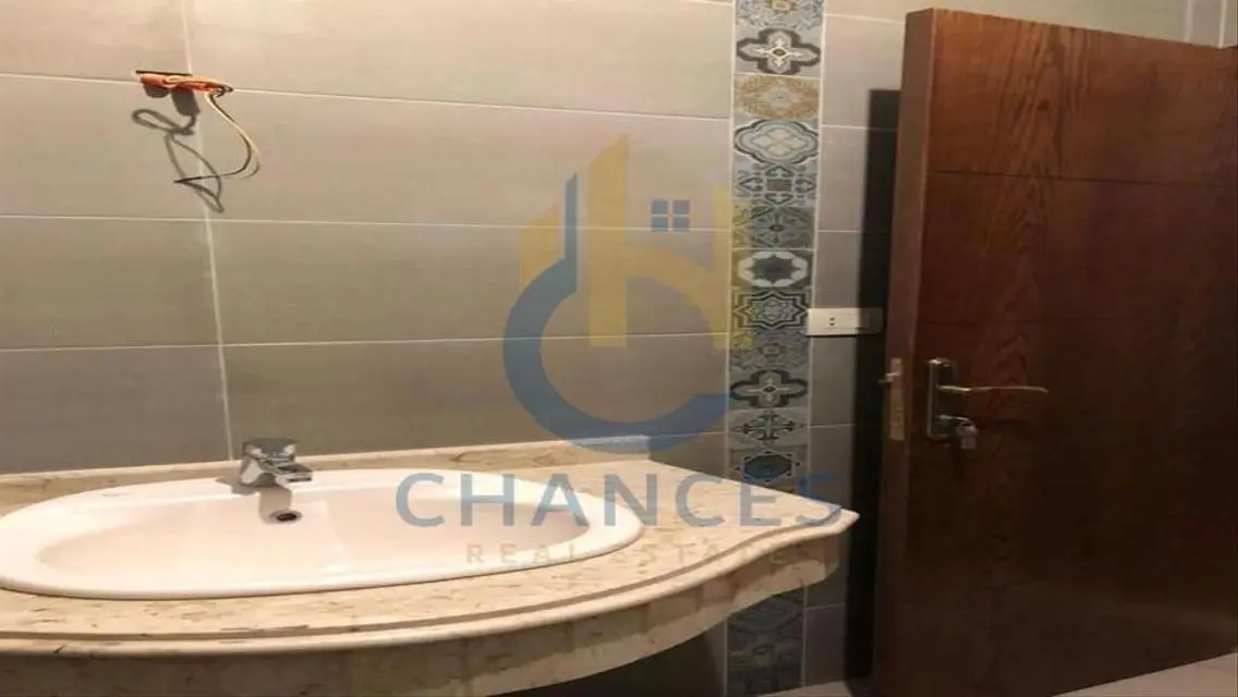 شقة فاخرة للبيع بمساحة 340 متر