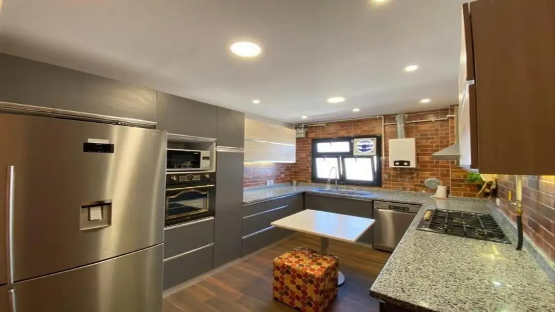 Luxurious 170 sqm Apartment for Sale in a Prime Location