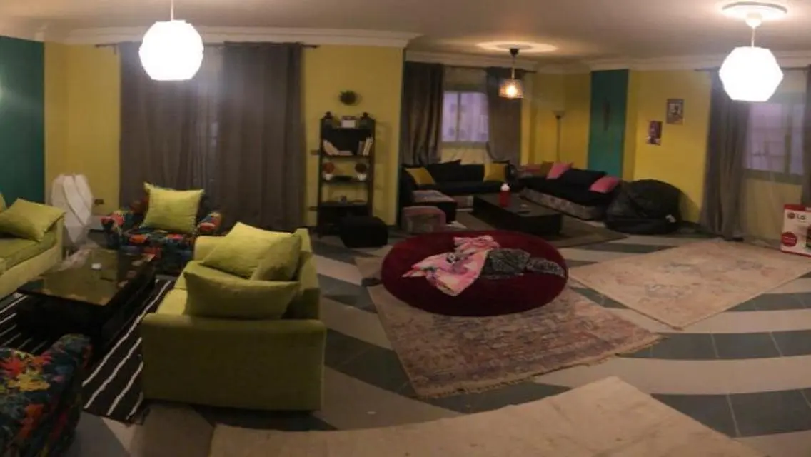 عقار بمساحة 175 متر و شرفة واسعة