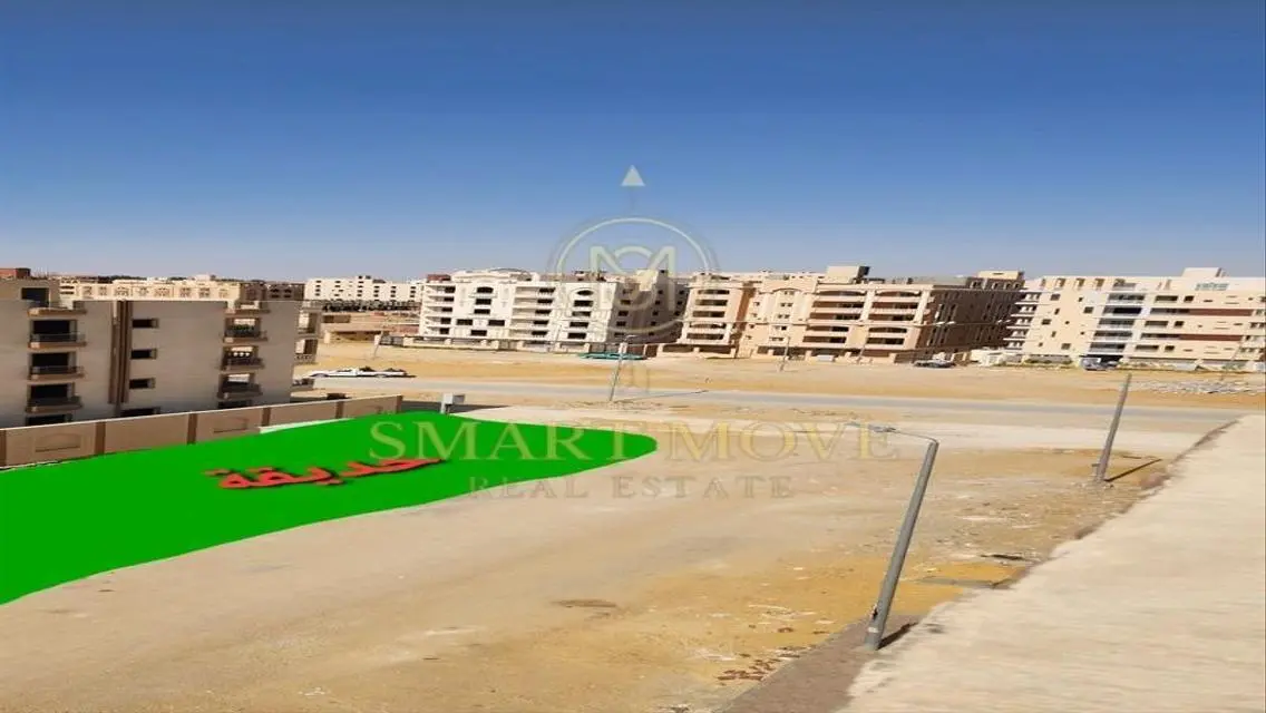 فيلا فاخرة للبيع مع شرفة وحديقة خاصة