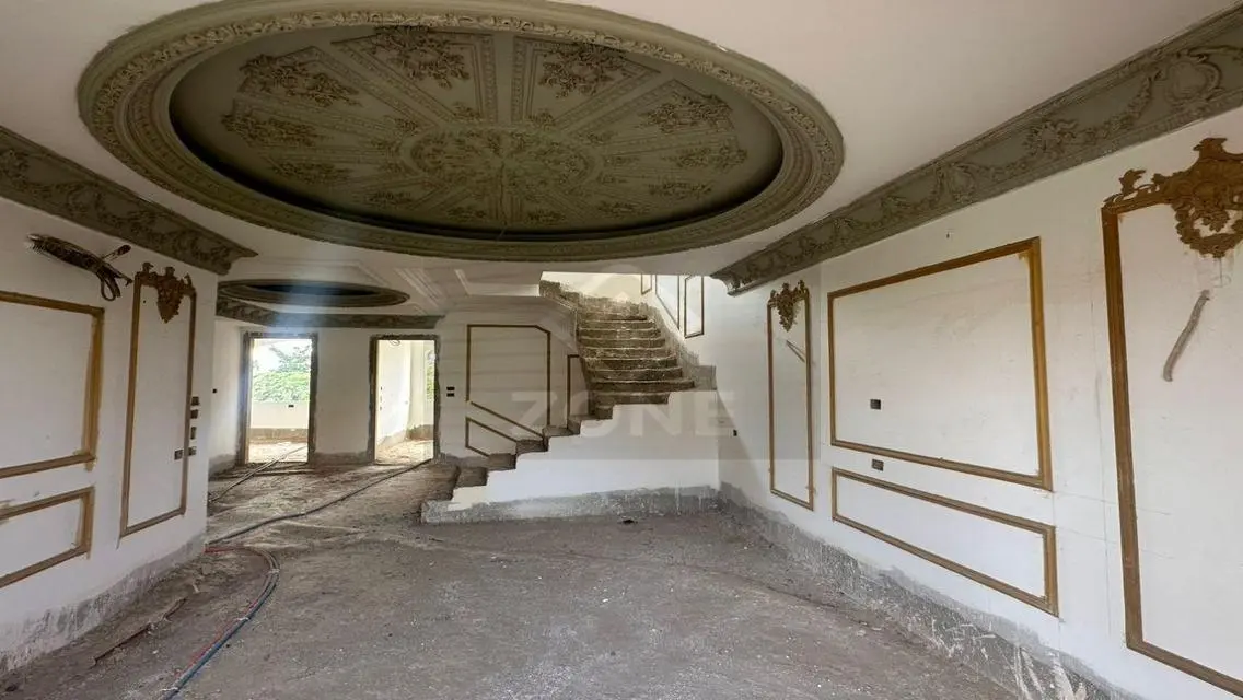 Luxury Property with Private Garden and Maid's Room
