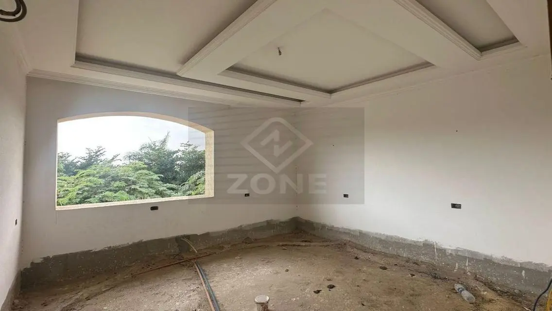 Luxury Property with Private Garden and Maid's Room