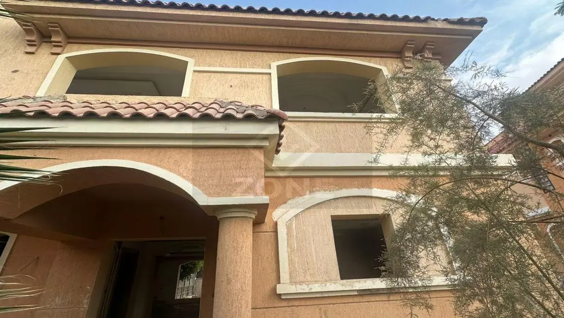 Luxury Property with Private Garden and Maid's Room