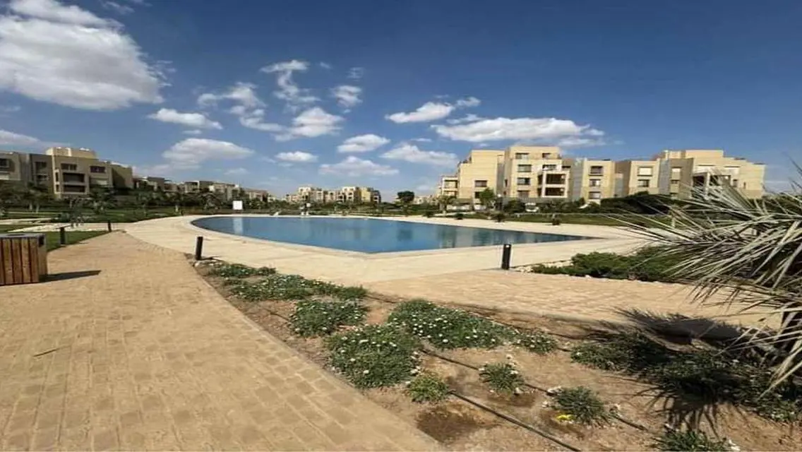 فيلا رائعة مع مسبح خاص وحديقة مجاورة لنادي صحي