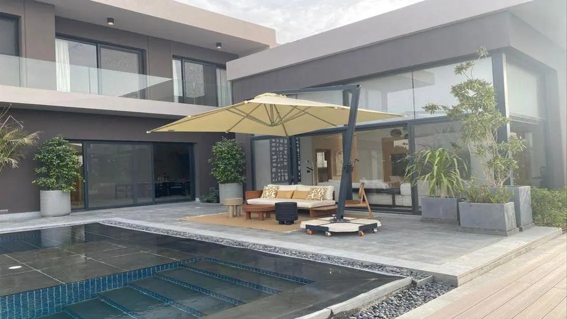Luxurious Apartment with Spacious Layout and Stunning Views