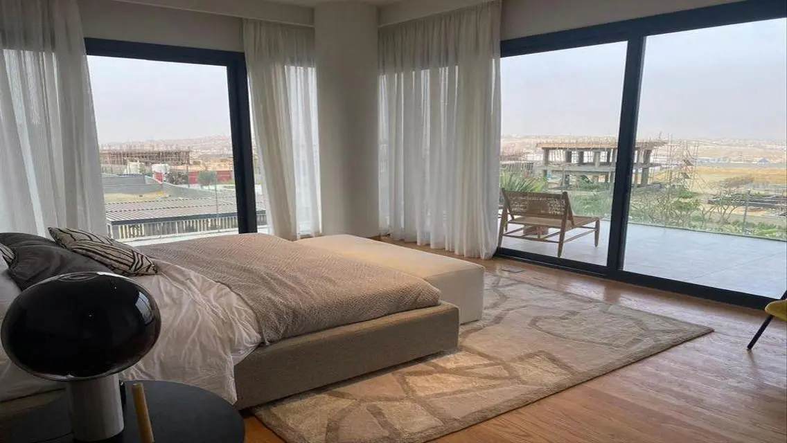 Luxurious Apartment with Spacious Layout and Stunning Views