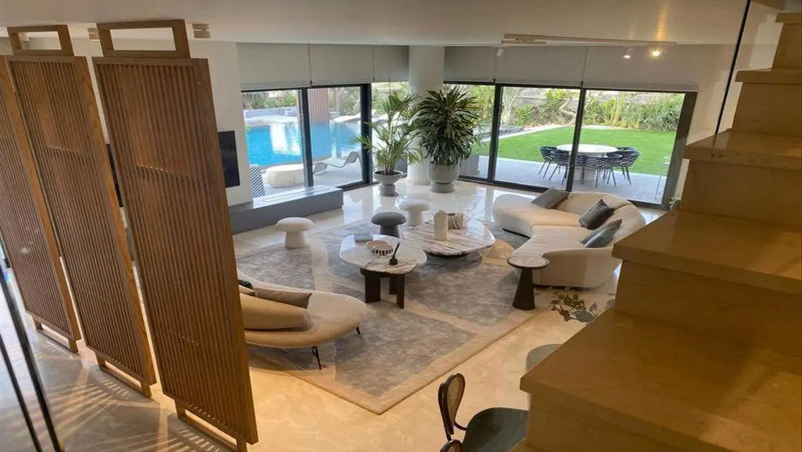 Luxurious Apartment with Spacious Layout and Stunning Views