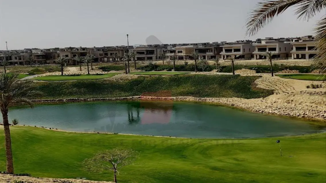 شقة فاخرة للبيع بمساحة 445 متر