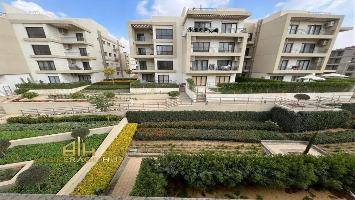 Luxury Apartment in Nourhan, Fifth Square