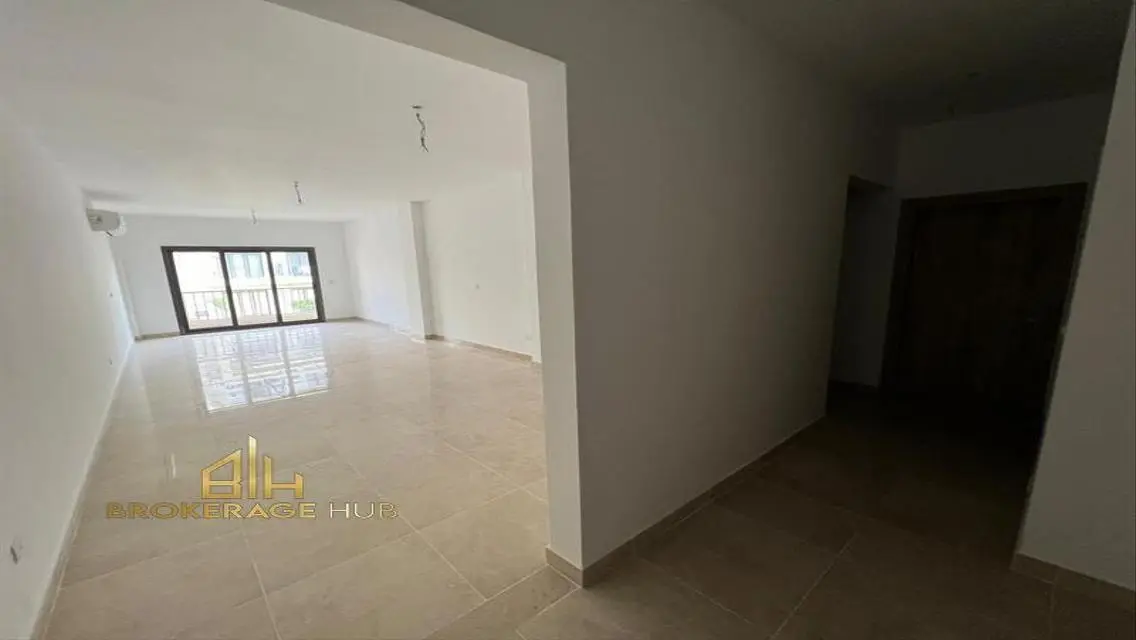 Luxury Apartment in Nourhan, Fifth Square