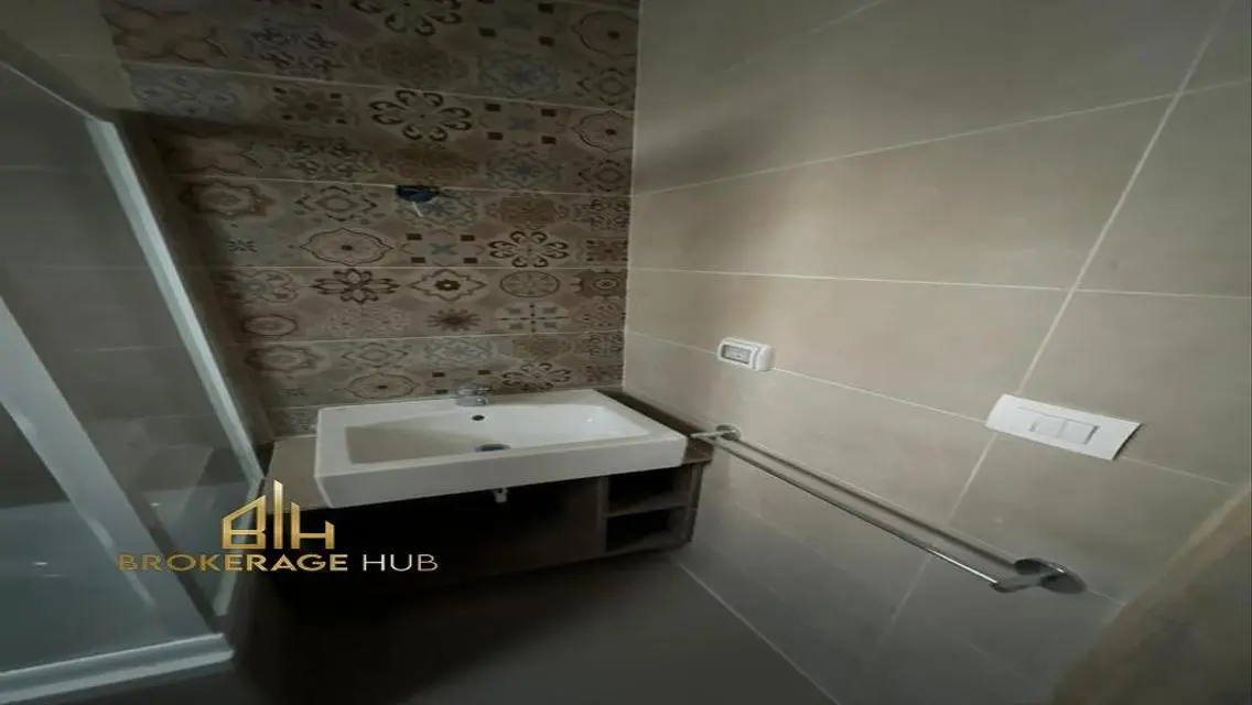 Luxury Apartment in Nourhan, Fifth Square
