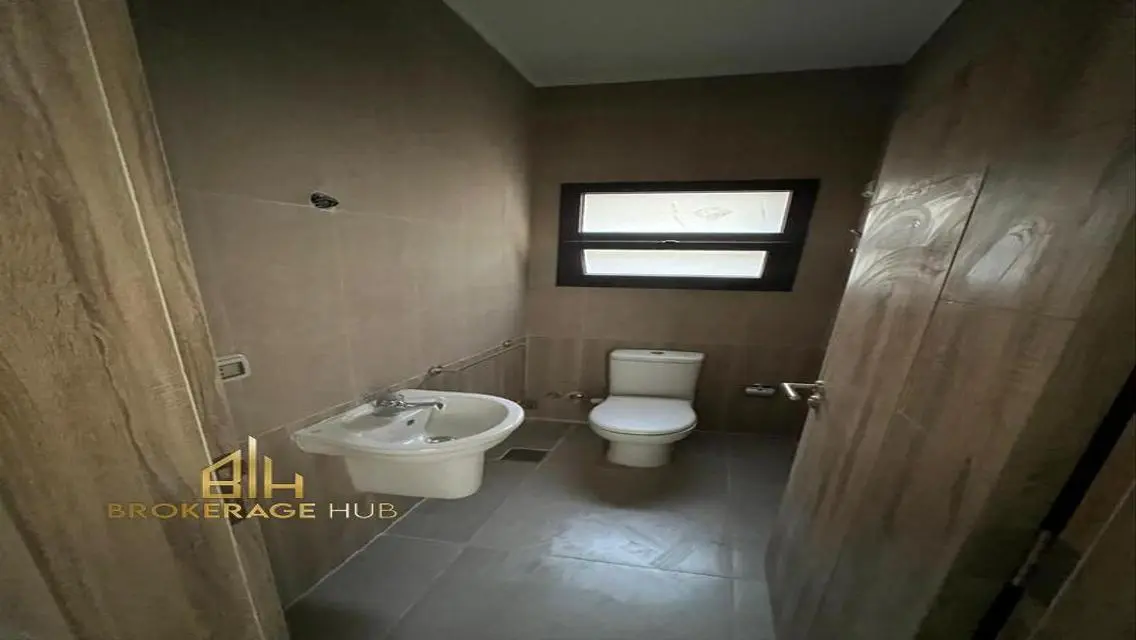 Luxury Apartment in Nourhan, Fifth Square