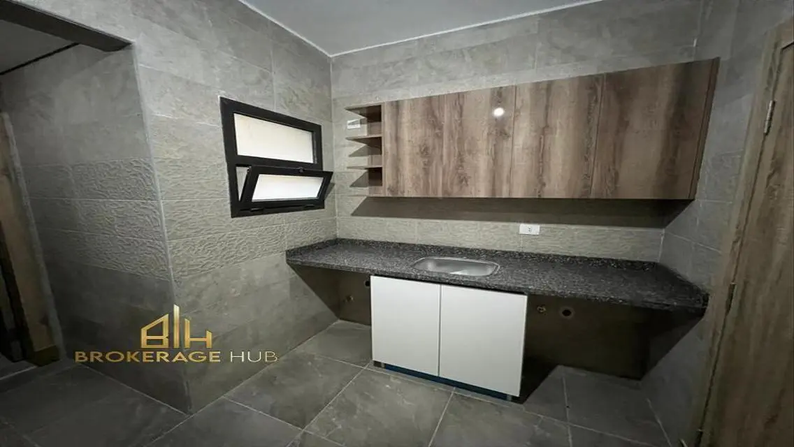 Luxury Apartment in Nourhan, Fifth Square