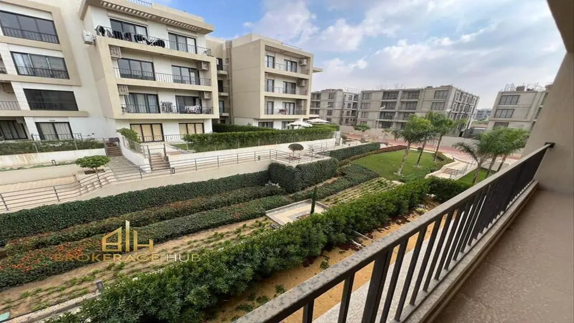 Luxury Apartment in Nourhan, Fifth Square