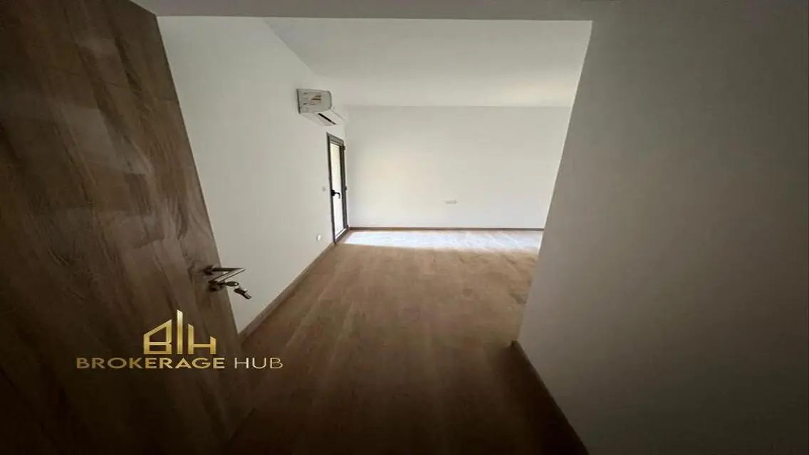 Luxury Apartment in Nourhan, Fifth Square