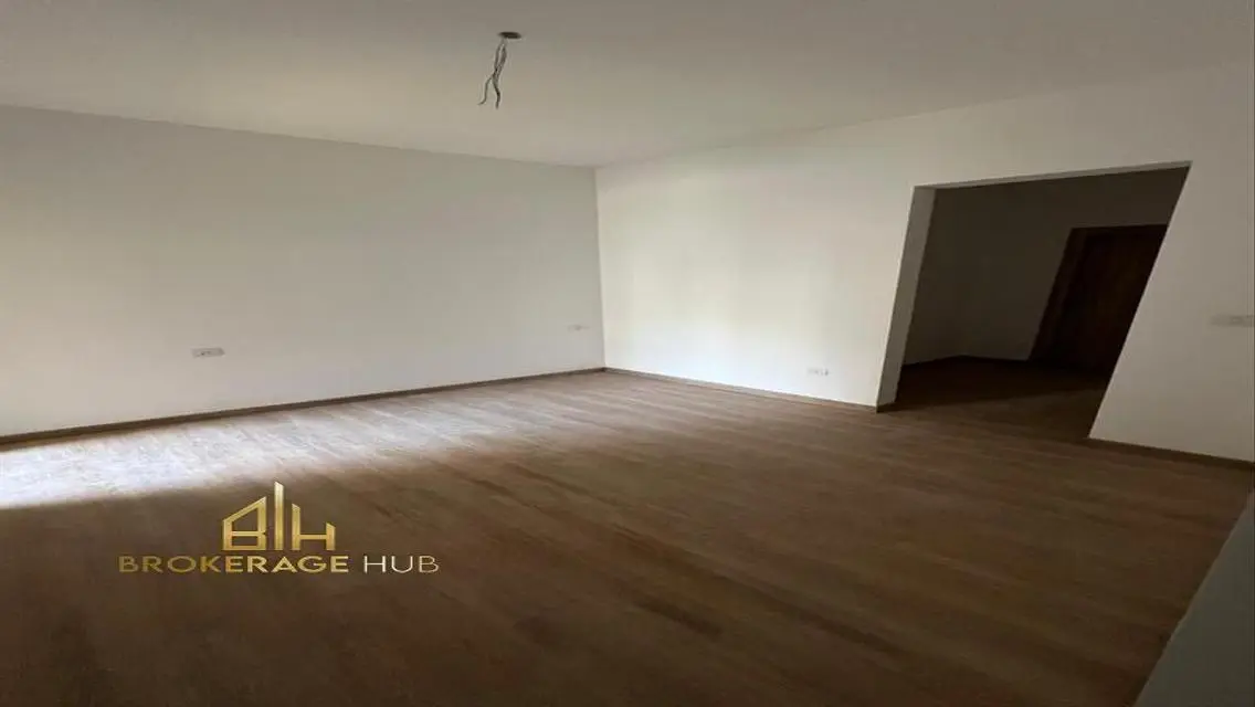 Luxury Apartment in Nourhan, Fifth Square