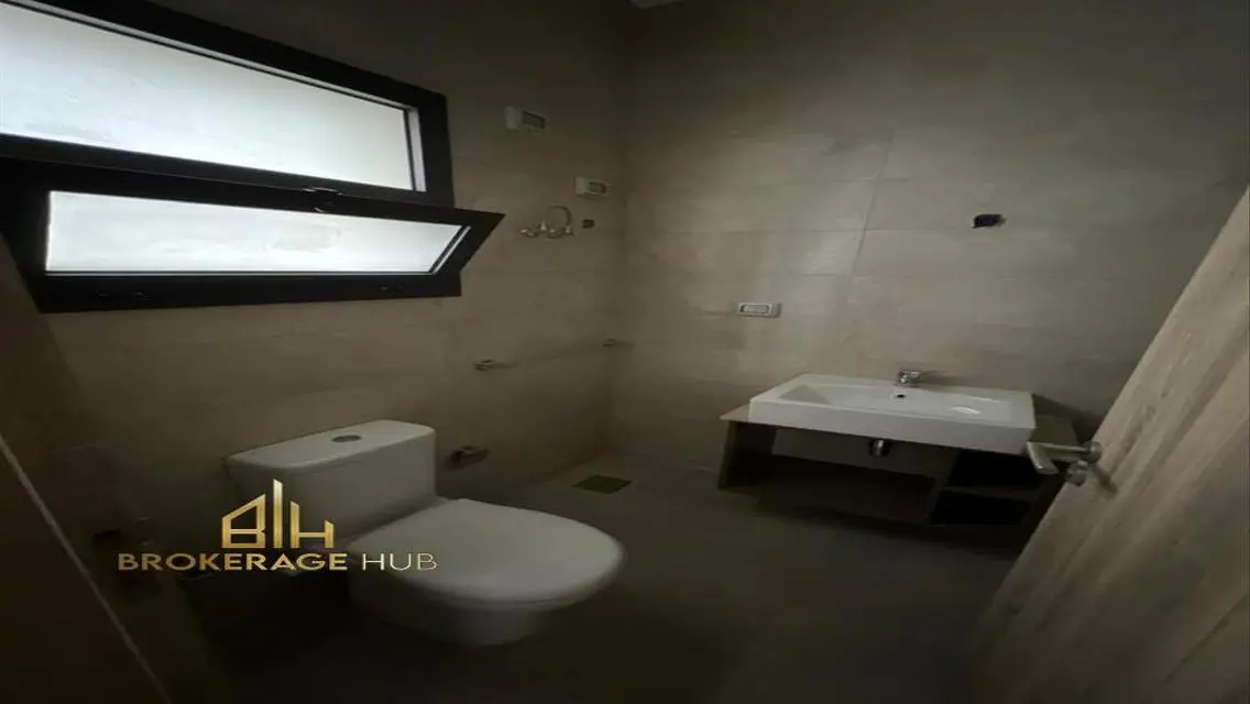 Luxury Apartment in Nourhan, Fifth Square