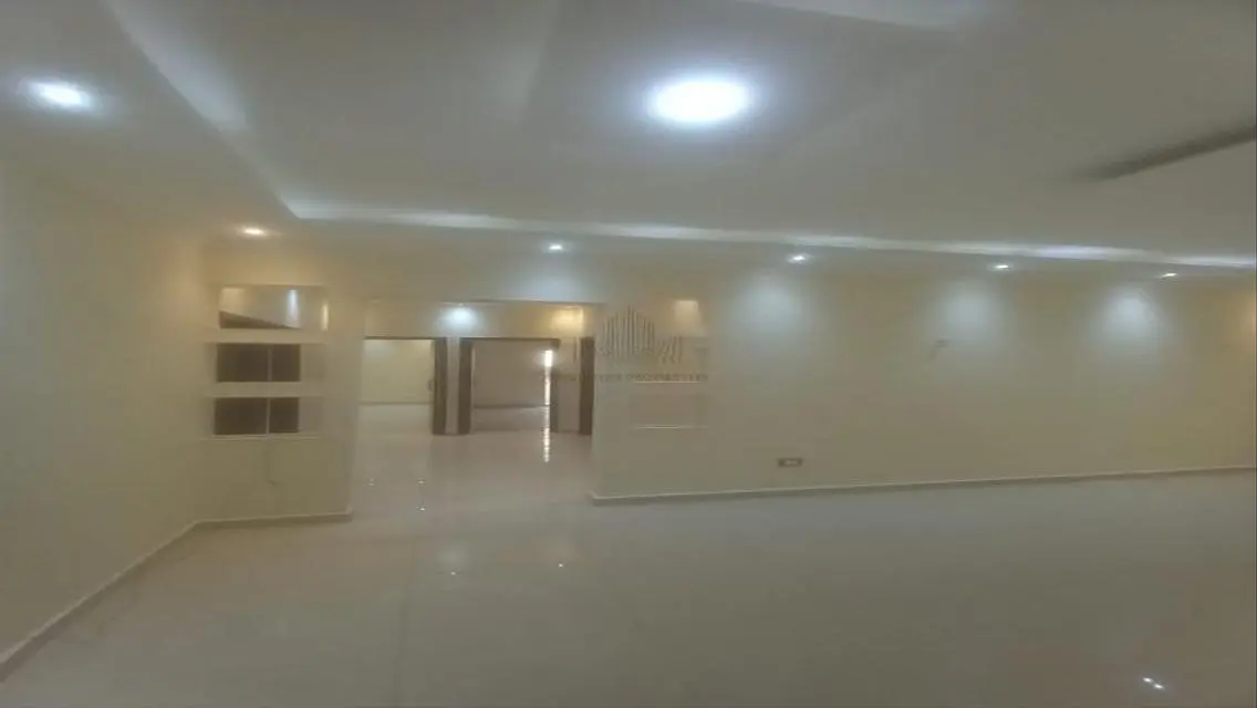 شقة مميزة بمساحة 31000 متر.