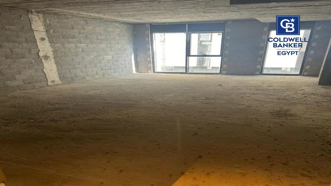 شقة حديثة للبيع بمساحة ممتازة في كايرو