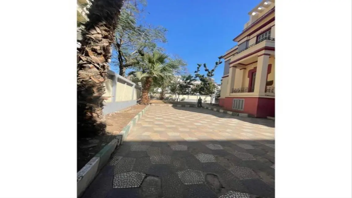 Luxury Villas with Garden and Private Pool Near Key Landmarks
