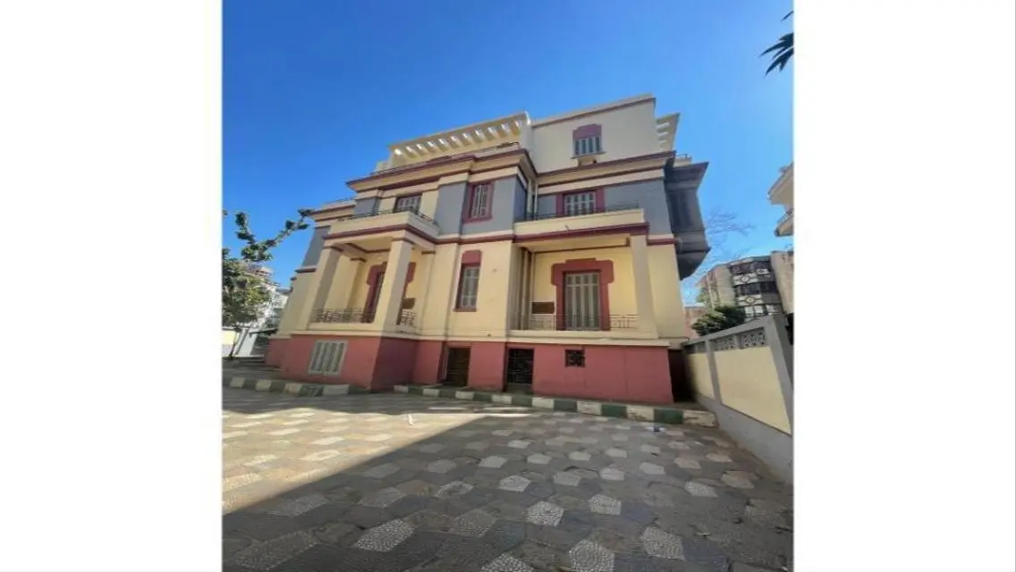 Luxury Villas with Garden and Private Pool Near Key Landmarks