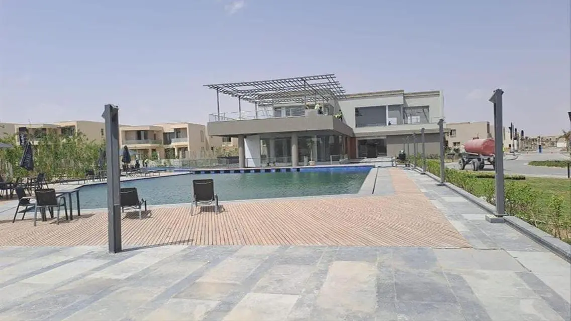 فيلا فاخرة في باديا بالم هيلز بسعر مذهل