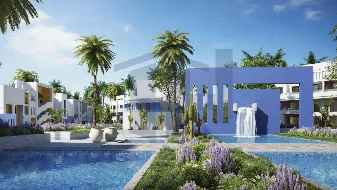 Luxurious Apartment with Private Garden and Lake View