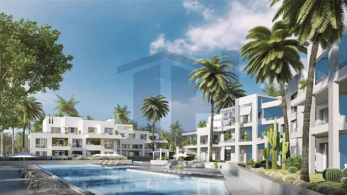 Luxurious Apartment with Private Garden and Lake View