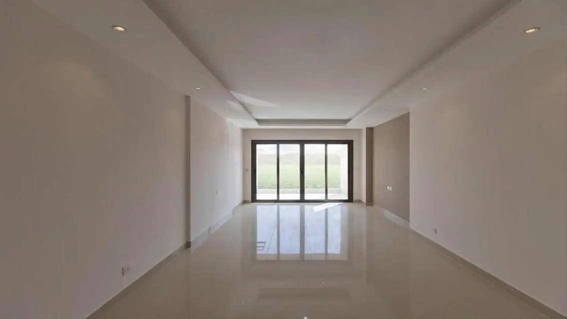 Luxurious Home with Private Garden and Pool
