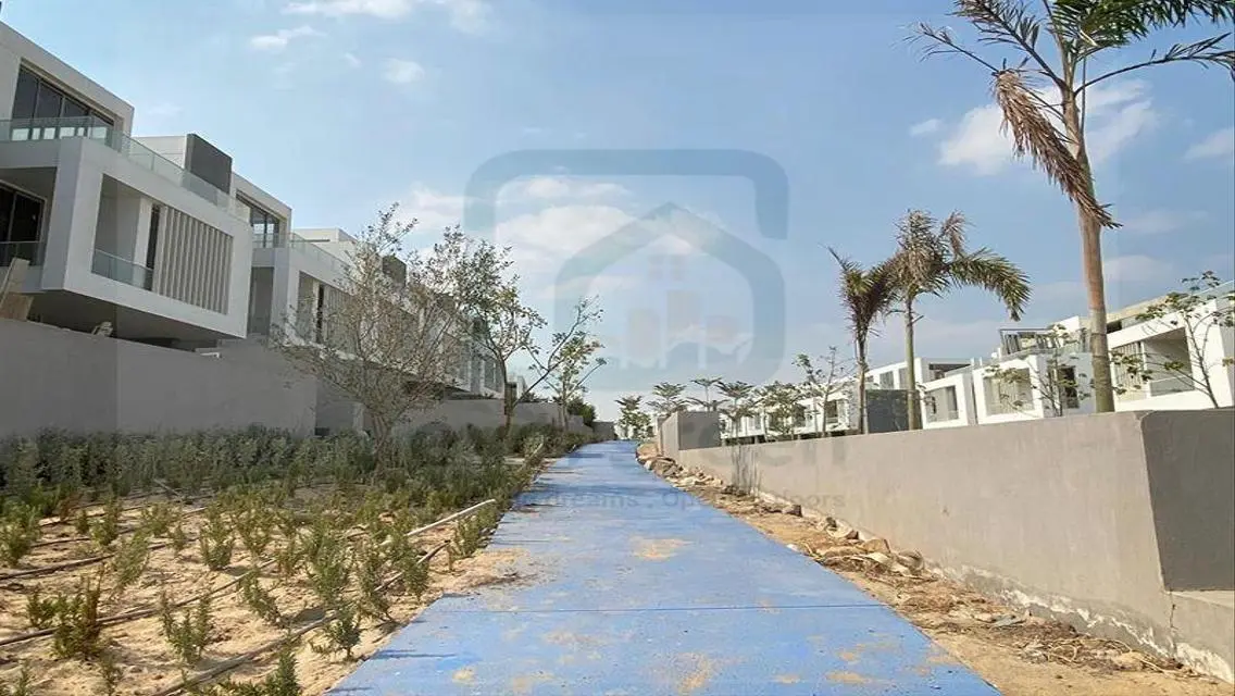 فيلا فاخرة بمساحة شاسعة مع مسبح خاص وحديقة خاصة