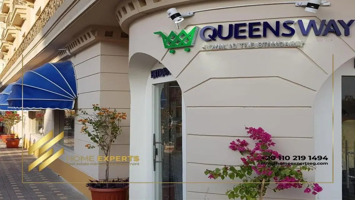 فيلا فاخرة للبيع مع مسبح خاص وإطلالة رائعة