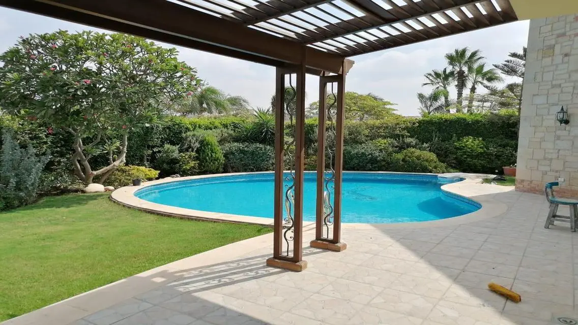 Stand-Alone Town House with Private Garden and Pool