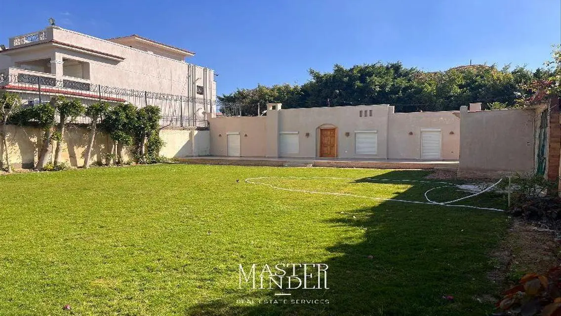 Spacious 1000 Meter Home for Sale