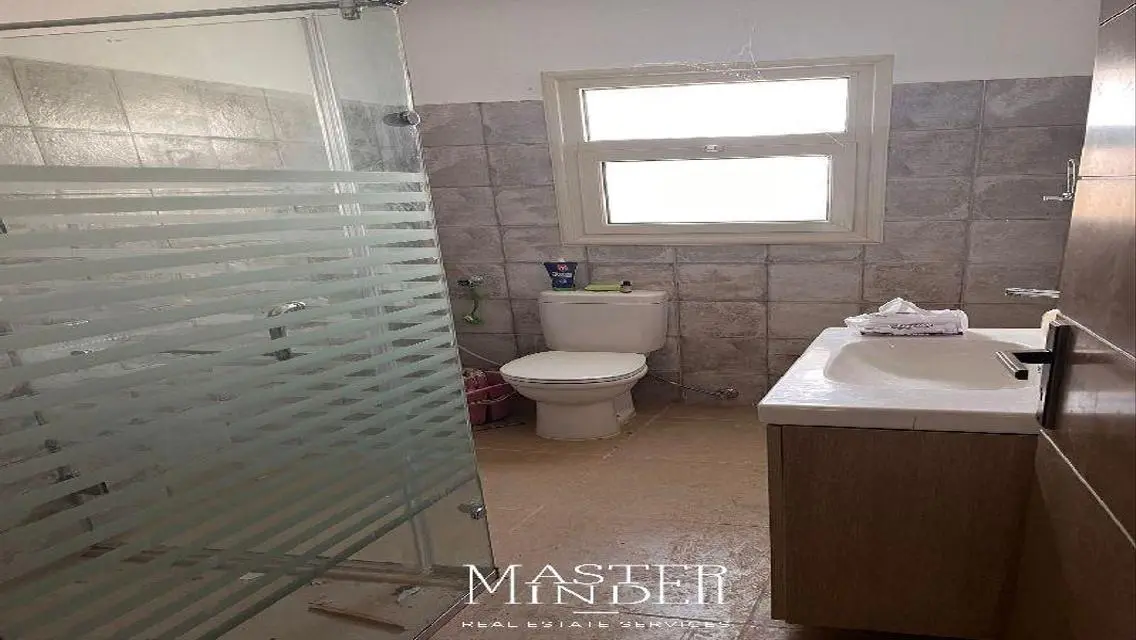 Spacious 1000 Meter Home for Sale