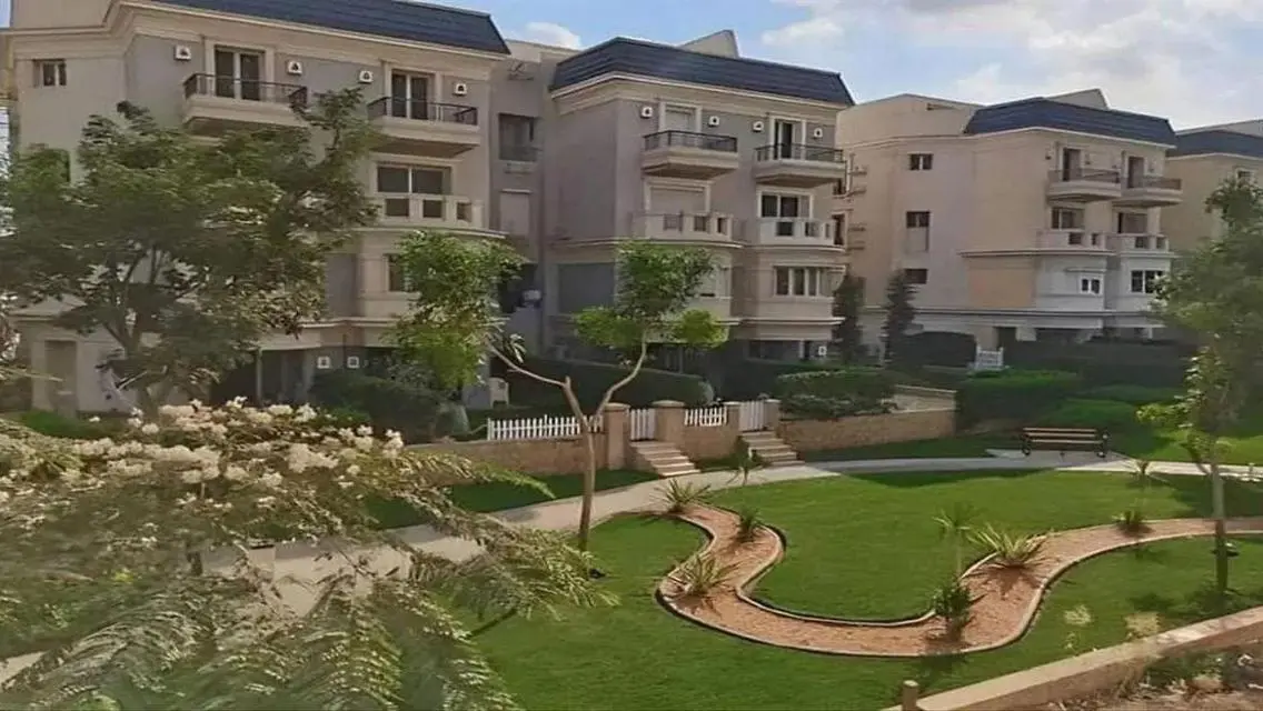 Luxury Apartment with Lake View