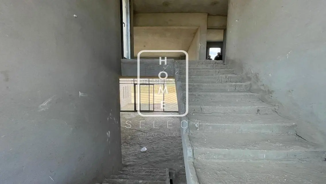 فيلا فاخرة للبيع في موقع متميز