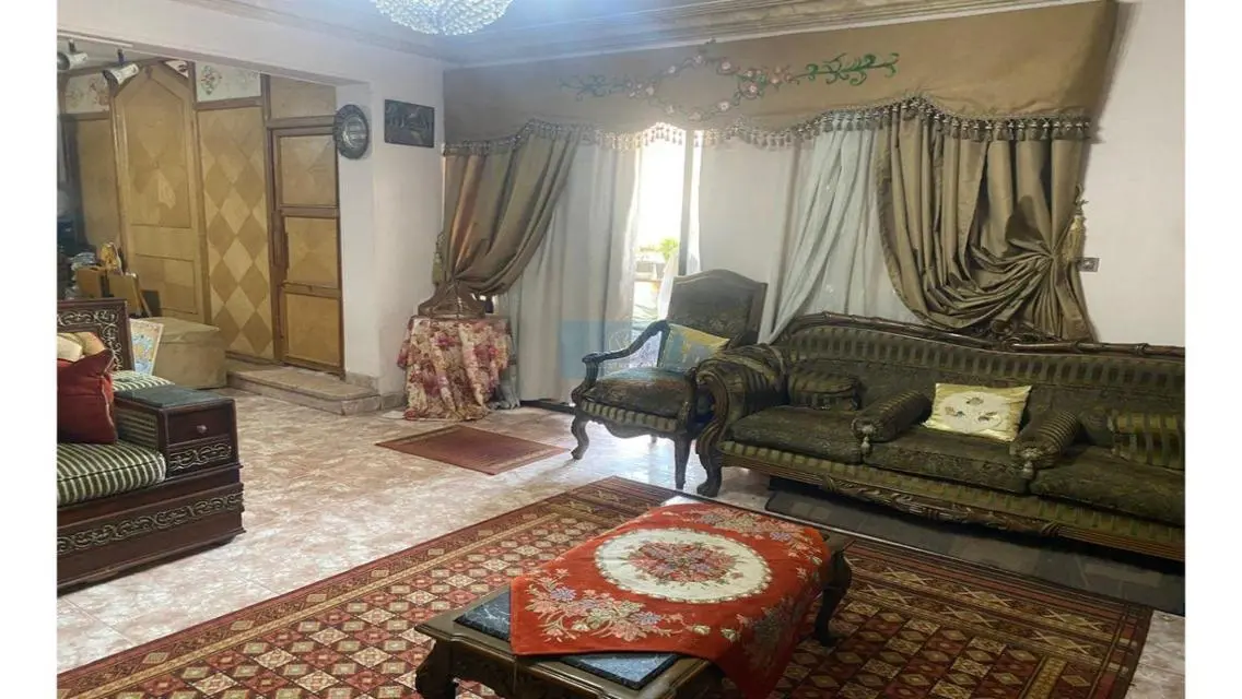 شقة فاخرة مع شرفة بسعر مغري