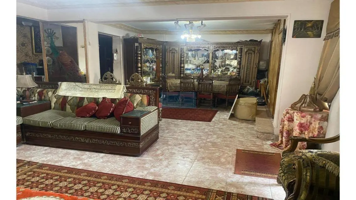 شقة فاخرة مع شرفة بسعر مغري