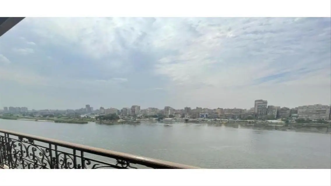شقة فاخرة مطلة على بحيرة