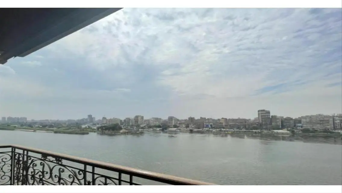 شقة فاخرة مطلة على بحيرة