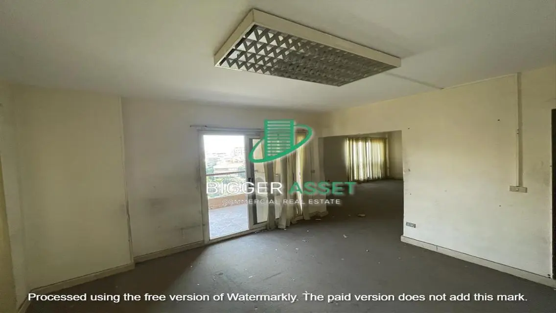 Spacious 350 sqm Office Available Now!