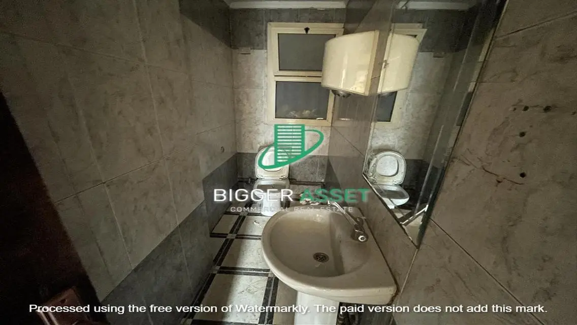 Spacious 350 sqm Office Available Now!