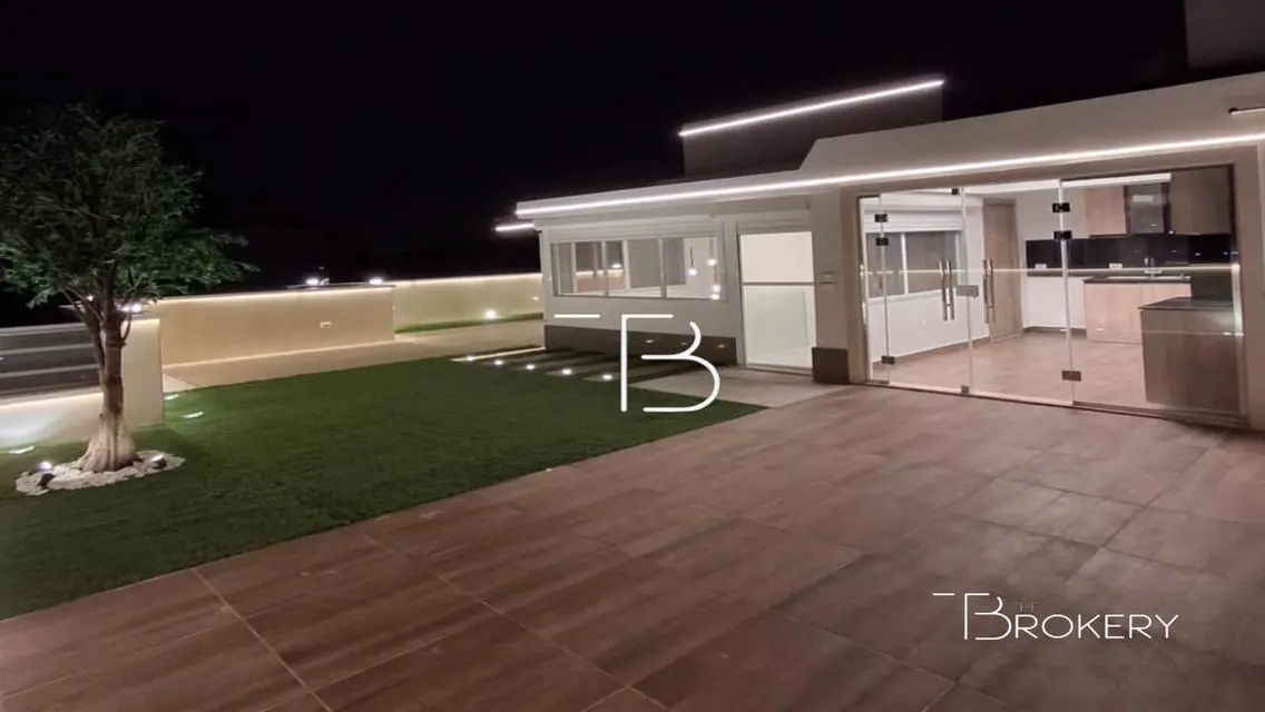 Luxurious Penthouse in Sheikh Zayed - Zayed Dunes