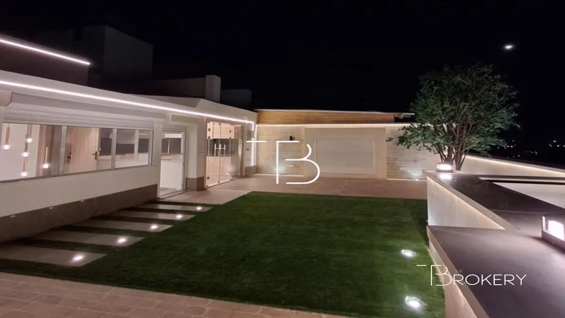 Luxurious Penthouse in Sheikh Zayed - Zayed Dunes