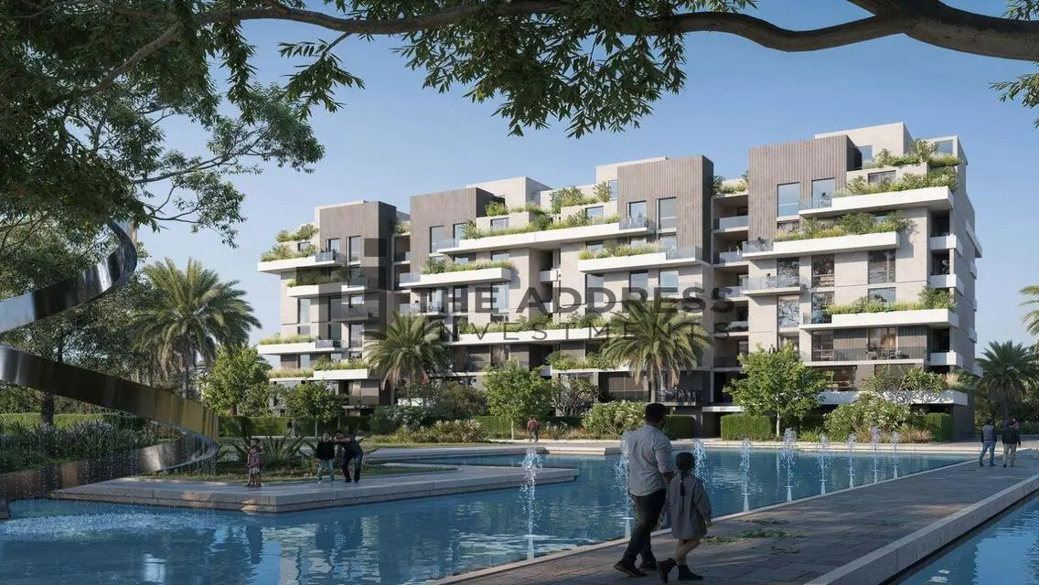 Luxury Villa Overlooking Lakes in the Heart of the City