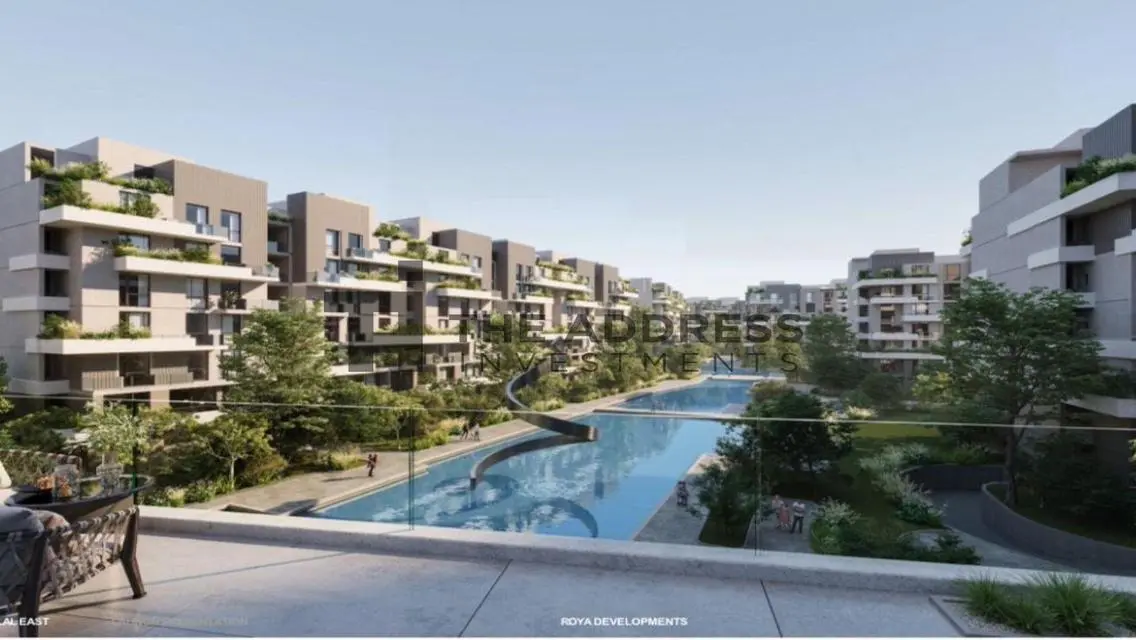 Luxury Villa Overlooking Lakes in the Heart of the City