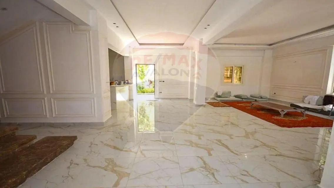 Luxury Apartment with Amenities in the Heart of the City